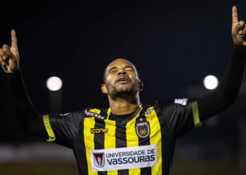 Olávio marca novamente pelo Volta Redonda e chega a 24 gols na temporada