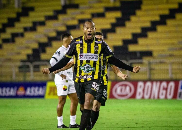 Olávio marca em estreia pelo Volta Redonda e chega a 23 gols na temporada