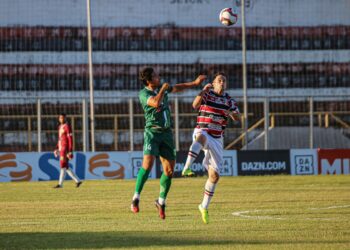 Santa Cruz derrota Floresta, conquista primeira vitória na Série C e complica situação do Lobo da Vila