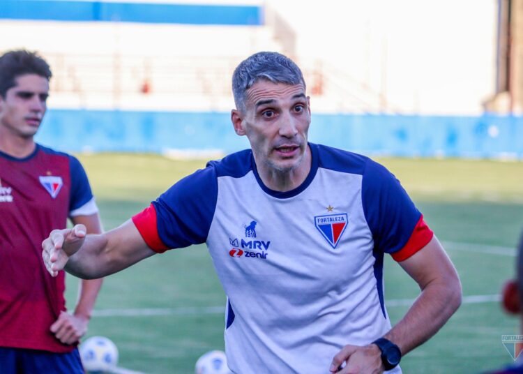 Vojvoda analisa desempenho do Fortaleza e lamenta derrota no Clássico-Rei: “É doloroso”