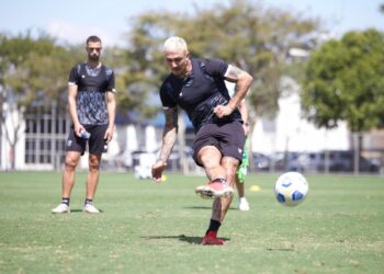 Ceará realiza último treino e encerra preparação para enfrentar o América/MG; veja desfalques