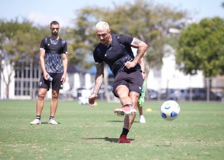Ceará realiza último treino e encerra preparação para enfrentar o América/MG; veja desfalques