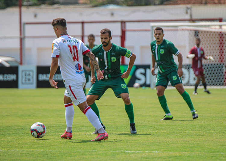 Floresta e Tombense ficam no 0 a 0, em jogo morno, pela Série C do Brasileiro