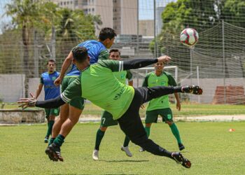 Ferroviário e Floresta se enfrentam em jogo que define destino de ambos na Série C