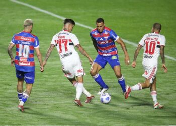 Fortaleza x São Paulo: onde assistir, horário, escalações e arbitragem