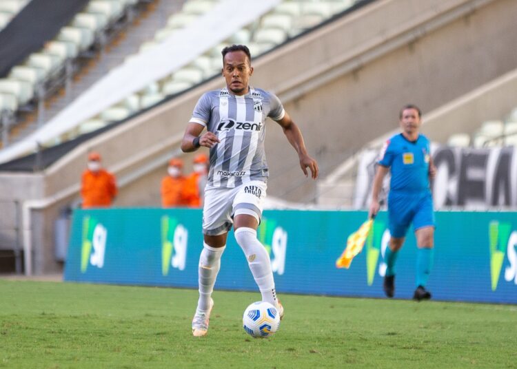 “É uma metodologia de trabalho totalmente diferente”, diz Bruno Pacheco sobre Tiago Nunes