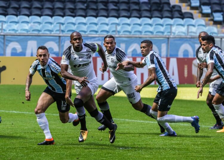 Ceará joga mal e sofre derrota para o Grêmio na estreia de Tiago Nunes