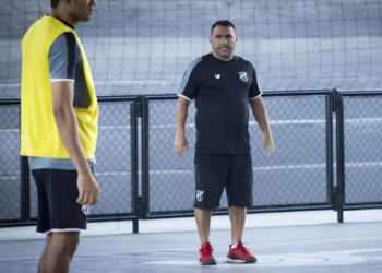 Técnico Deividy Hadson ressalta equilíbrio mental para conquistar Taça Brasil de Futsal