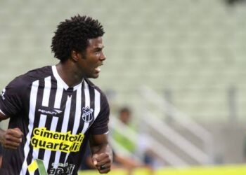 Ex-Ceará, zagueiro Sandro acusa torcedor adversário de racismo em jogo da Série B