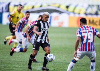 Bahia x Ceará é adiado e Robinson de Castro protesta: “sentimento de indignação!”