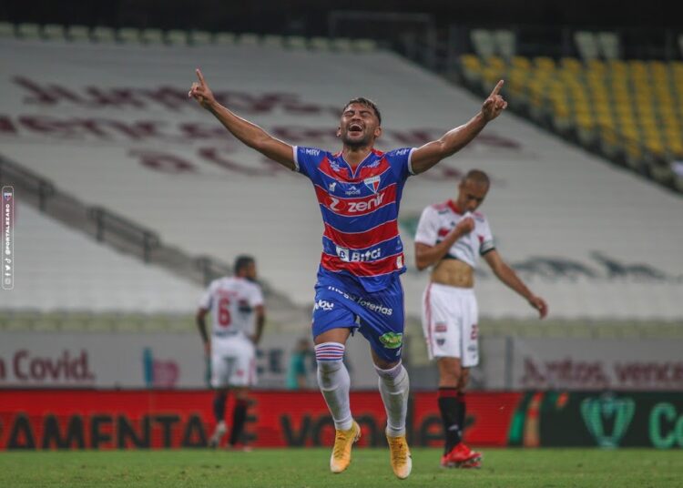 Ronald celebra gol na Copa do Brasil e comenta sobre disputa pela titularidade no Fortaleza
