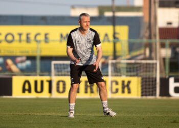 Sob comando de Tiago Nunes, Ceará dá continuidade à preparação para o segundo turno da Série A