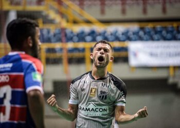 Ceará vence Clássico-Rei e se isola na liderança do Cearense de Futsal