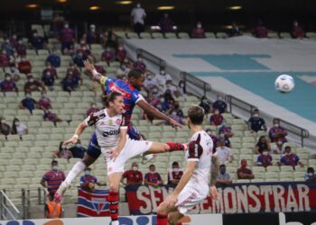 Fortaleza é derrotado pelo Flamengo na Arena Castelão por 3 a 0