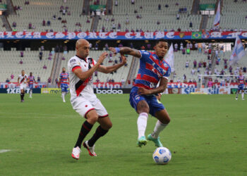 Fortaleza tem dois gols anulados e perde para o Atlético/GO na volta da torcida ao Castelão