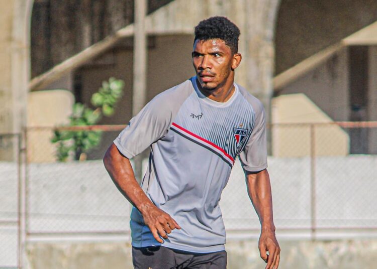 Após encerrar participação na Série C, Ferroviário oficializa saída de nove jogadores