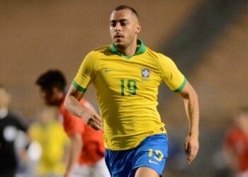 Ex-Ceará, atacante Arthur Cabral é convocado por Tite para a Seleção Brasileira
