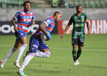 Fortaleza é derrotado pelo América/MG em jogo marcado por interferências do VAR
