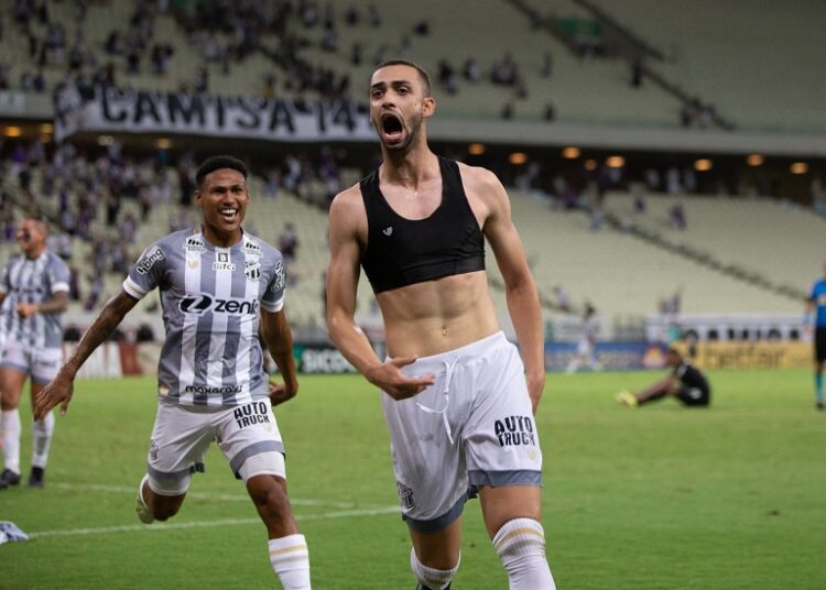 Ceará marca dois gols nos acréscimos e busca empate diante do Bragantino, na Arena Castelão