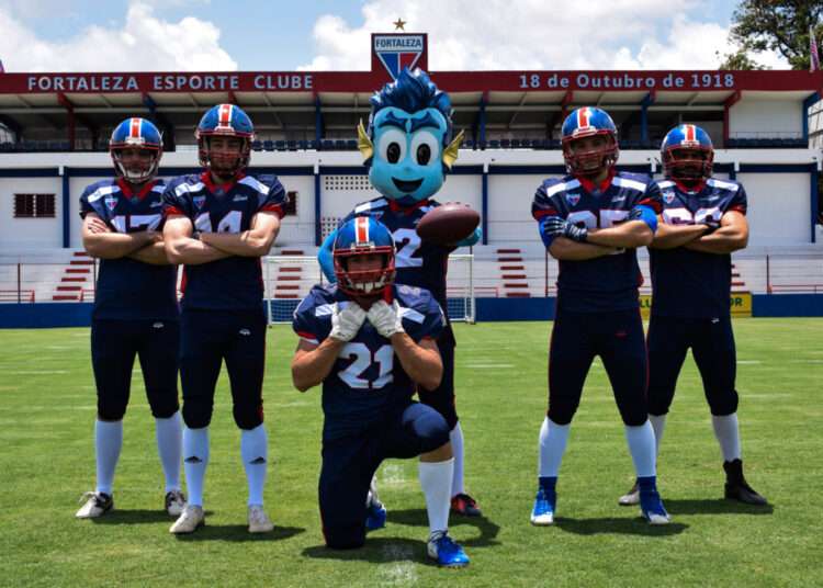 Fortaleza anuncia parceria com os Tritões e forma time de futebol americano