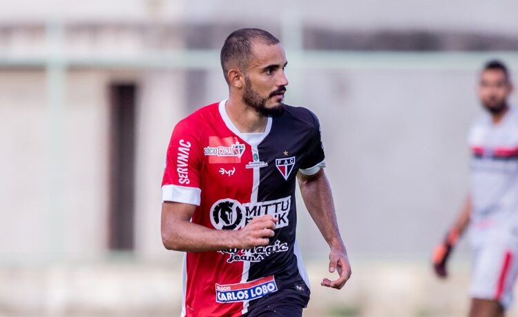 Zagueiro Vitão celebra renovação com o Ferroviário: “garra e disposição não vai faltar”