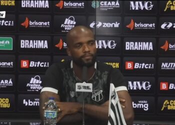 Messias destaca bom momento do time, exalta torcedor e repercute mudanças na arbitragem