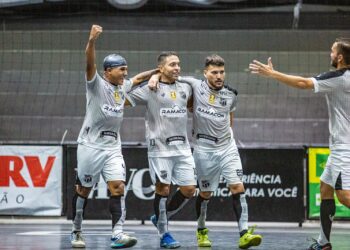Ceará goleia Fortaleza por 8 a 3 e mantém 100% no Cearense de Futsal
