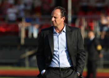Desfalques podem fazer Ceni mudar esquema do São Paulo contra o Fortaleza