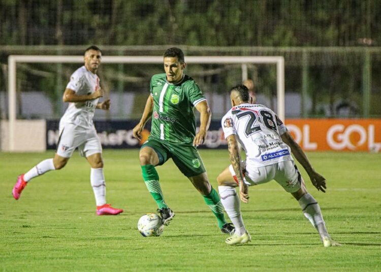 Ferroviário x Floresta: onde assistir, horário, escalações e arbitragem