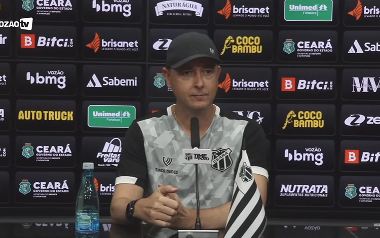 Tiago Nunes elogia Vina, comenta sobre chances a Mendoza e explica esquema tático do Ceará
