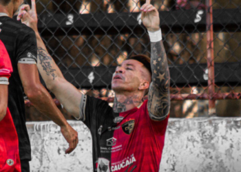 Com gols de Siloé e Adilson Bahia, Caucaia vence Ceará pela Taça Fares Lopes