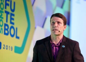 Leonardo Gaciba é demitido do comando da arbitragem do futebol brasileiro