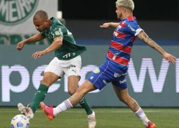 Fortaleza x Palmeiras: onde assistir, horário, escalações e arbitragem