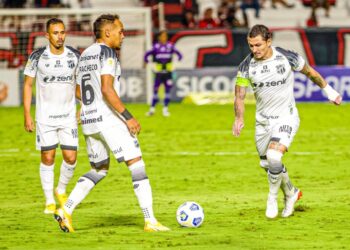 “Tem que ter pulso, ter personalidade para apitar”, diz Vina sobre a arbitragem de Atlético/GO x Ceará