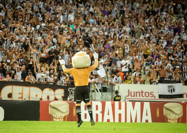 Ceará e outros sete clubes são denunciados no STJD por cânticos homofóbicos de torcidas