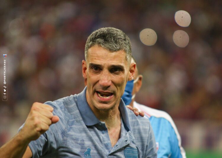Pilastra da classificação à Libertadores, Vojvoda exalta mentalidade do Fortaleza e desconversa sobre futuro no Clube