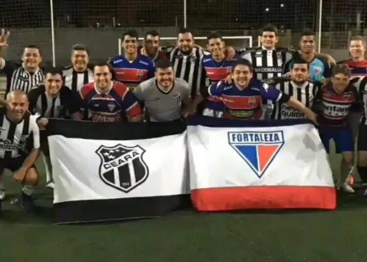 Desafio de fim de ano entre alvinegros e tricolores une rivalidade à resenha e dá bom exemplo de tolerância no futebol