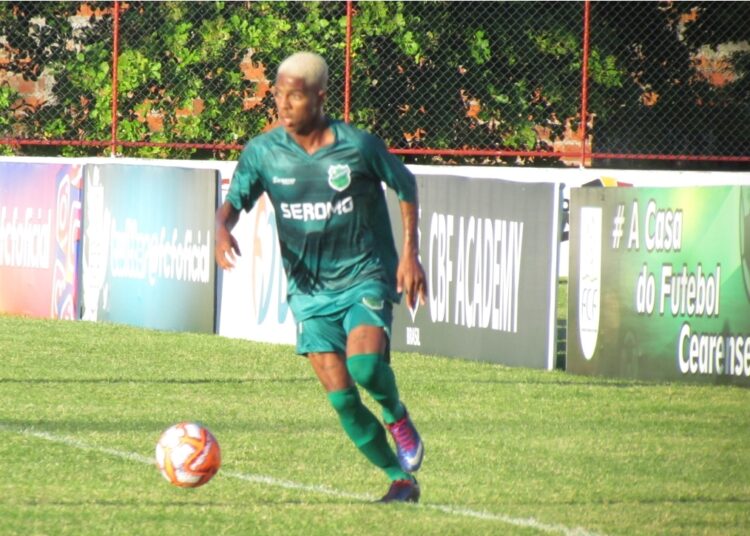 Caucaia anuncia a contratação do atacante Veraldo, ex-Floresta