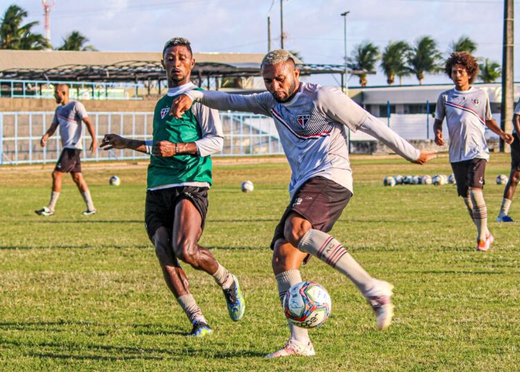 Atacante do Ferroviário, Gabriel Silva sonha com título Estadual em 2022: ‘Estamos trabalhando’