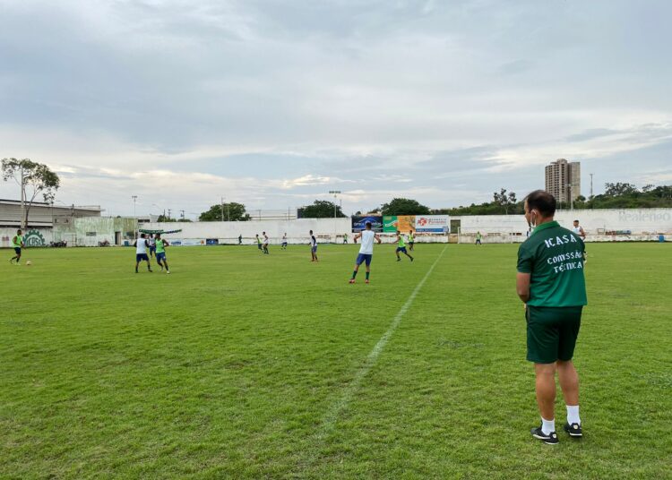 Sidney Moraes, técnico do Icasa, chega a Juazeiro do Norte e inicia atividades com os atletas