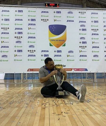 Deividy Hadson anuncia saída do Ceará e celebra feitos: ‘Quatro conquistas em seis finais’