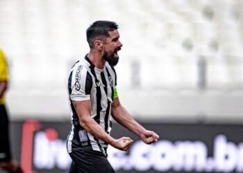 Ídolo do Ceará, Ricardinho diz ainda “viver” o Vovô e sonha em ter jogo de despedida pelo Clube