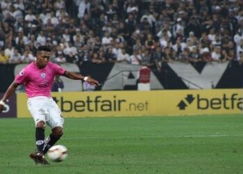 Anthony Landazury comemora acerto com o Fortaleza: ‘Me abriu as portas’