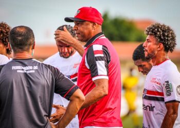 Mesmo cedendo empate nos minutos finais, Anderson Batatais avalia como positiva a estreia do Ferroviário no Cearense 2022