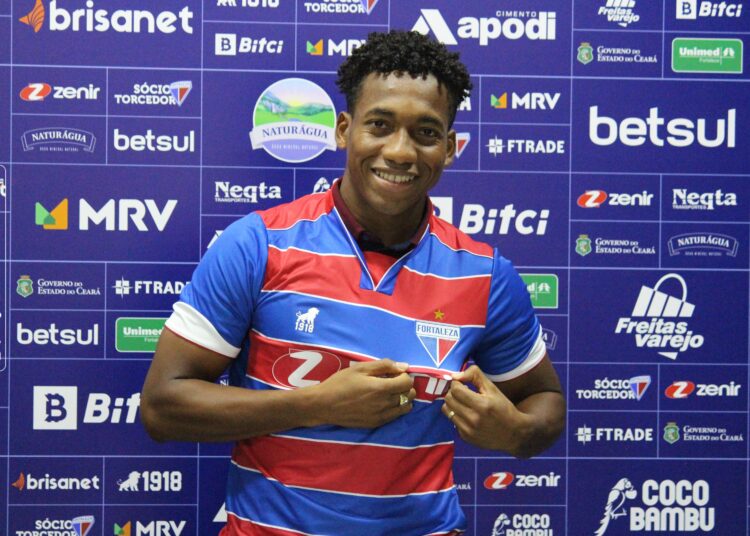 Apresentado pelo Fortaleza, Landázuri garante estar a disposição para domingo