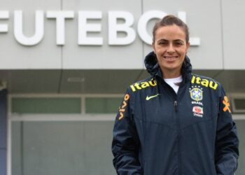 Fortaleza anuncia contratação da técnica Débora Ventura para o time feminino