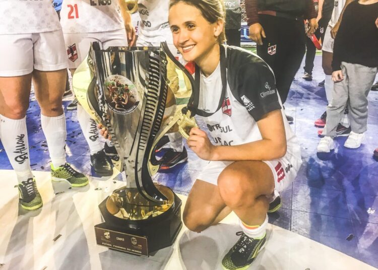 Sempre ela! Amandinha é eleita pela 8ª vez como a melhor jogadora de futsal do planeta