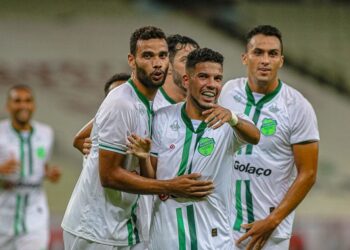 Floresta estreia na temporada diante de um Globo cheio de problemas