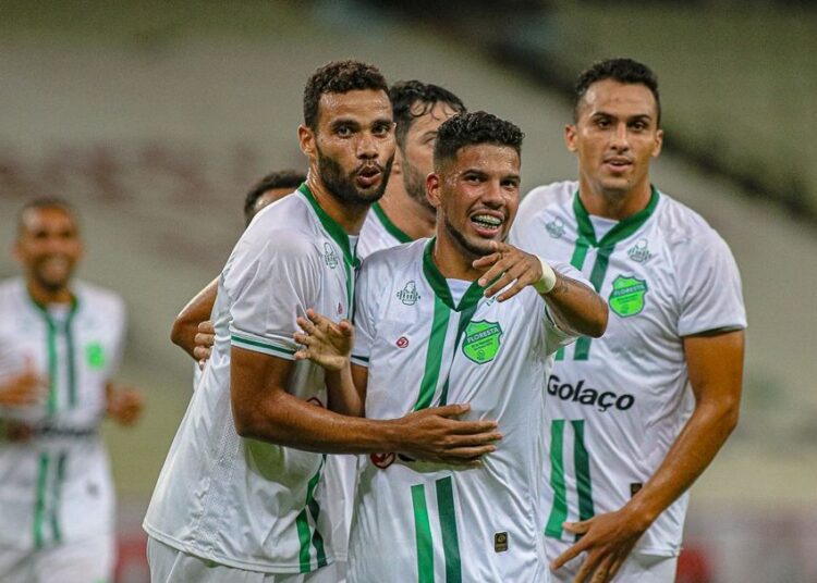 Floresta estreia na temporada diante de um Globo cheio de problemas