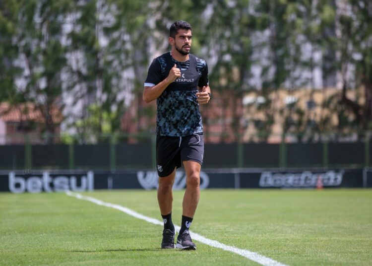 Zé Roberto promete ‘dar a vida dentro de campo’ pelo Ceará: ‘Maior desafio da minha carreira’